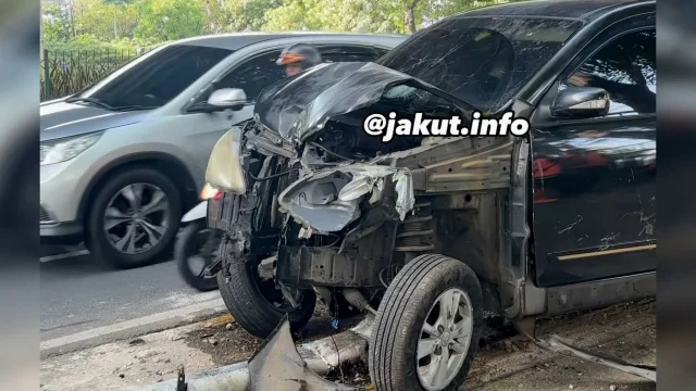 Mobil SPPG Melanggar Rumah Warga di Pati, Kecelakaan Akibat Gas Nyangkut di Pedal Gas