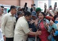 Prabowo Subianto Resmikan RSUD KH. Muhammad Thohir Krui: Momen Rebutan Selfie Warga